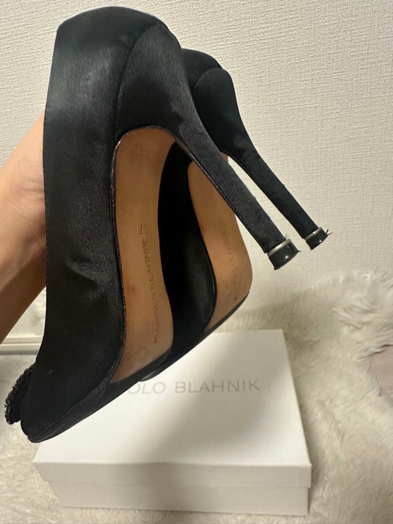 マノロブラニク MANOLO BLAHNIK ハンギシ　37