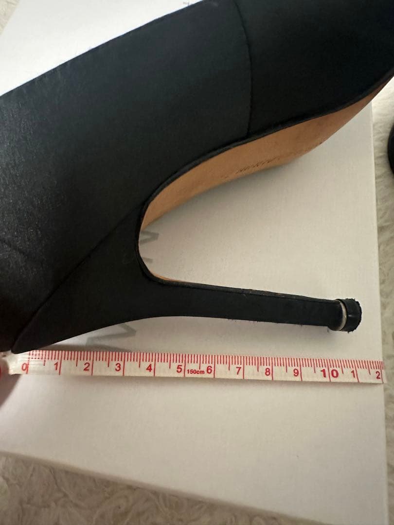 マノロブラニク MANOLO BLAHNIK ハンギシ　37