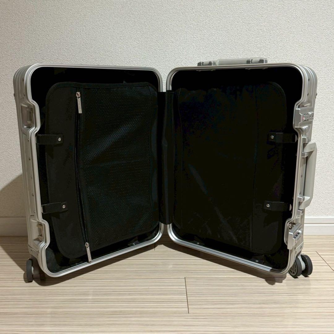 メルセデスベンツ アルミスーツケース 32L 4輪 TSAロック 機内持込サイズ