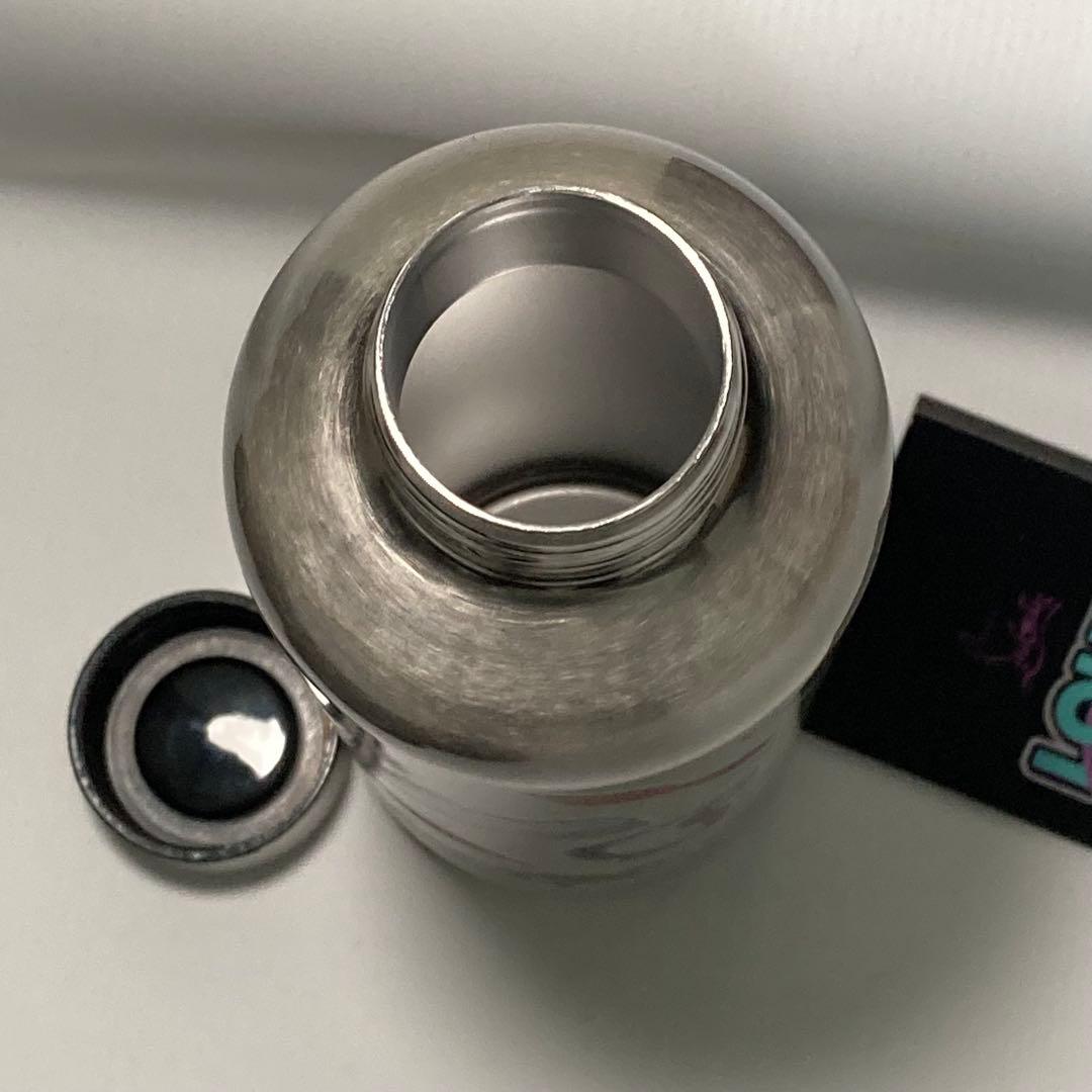 ルブタン・非売品ステンレス水筒・マニキュアセット