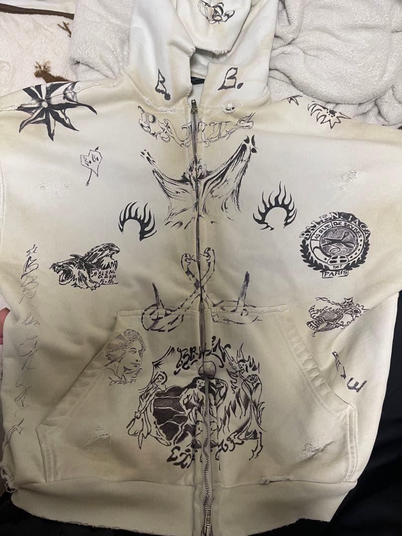 トップス 24SS BALENCIAGA Tatoo Zip Hoodie White S