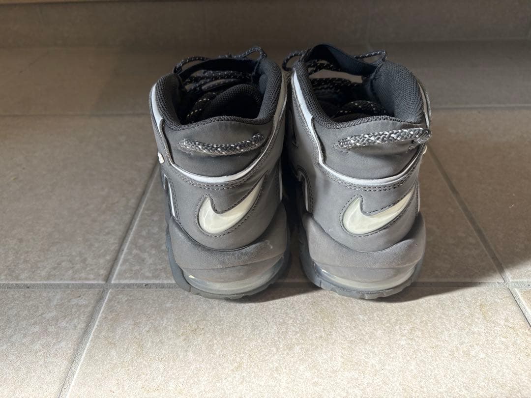 Nike Air More Uptempo グレー