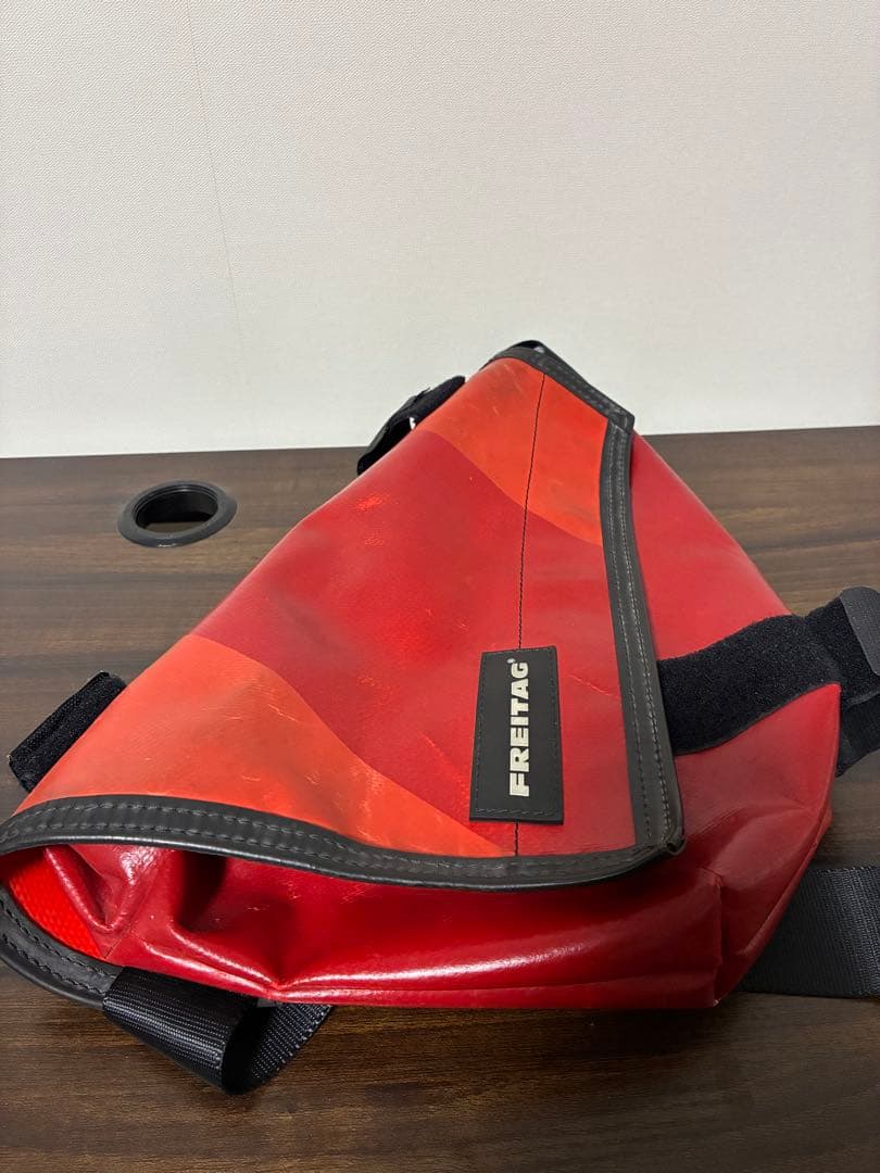 FREITAG F31 KNIGHT RIDER レッド