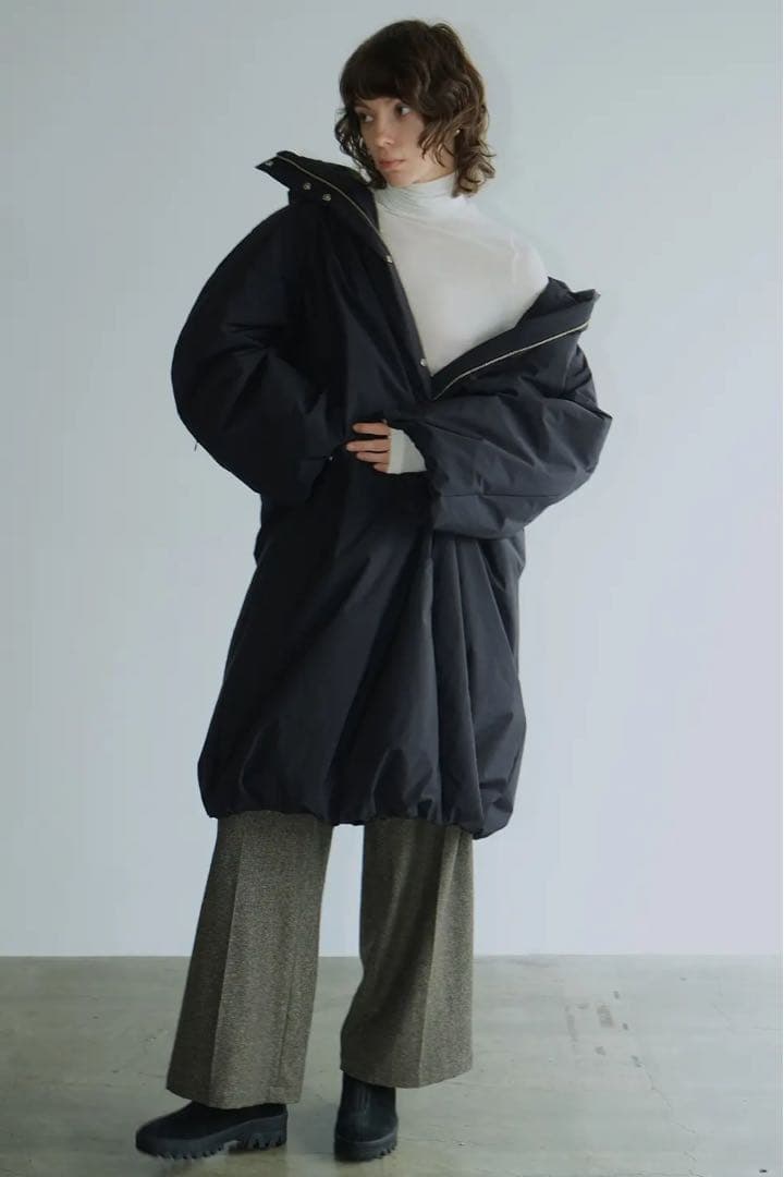 CLANEバルーンフーディロングダウンコート