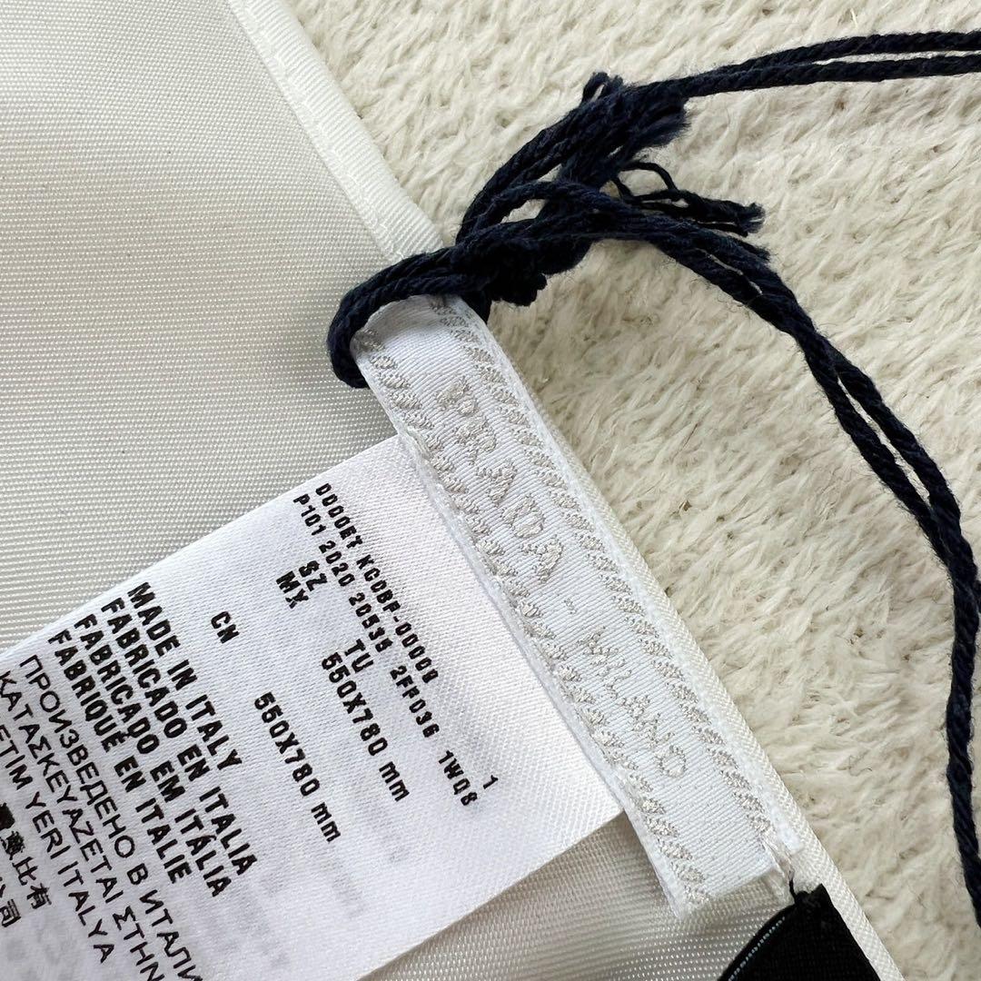 未使用 プラダ PRADA 三角ロゴ フーラード スカーフ 白 ナイロン NFC