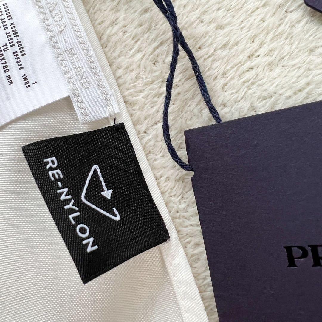未使用 プラダ PRADA 三角ロゴ フーラード スカーフ 白 ナイロン NFC