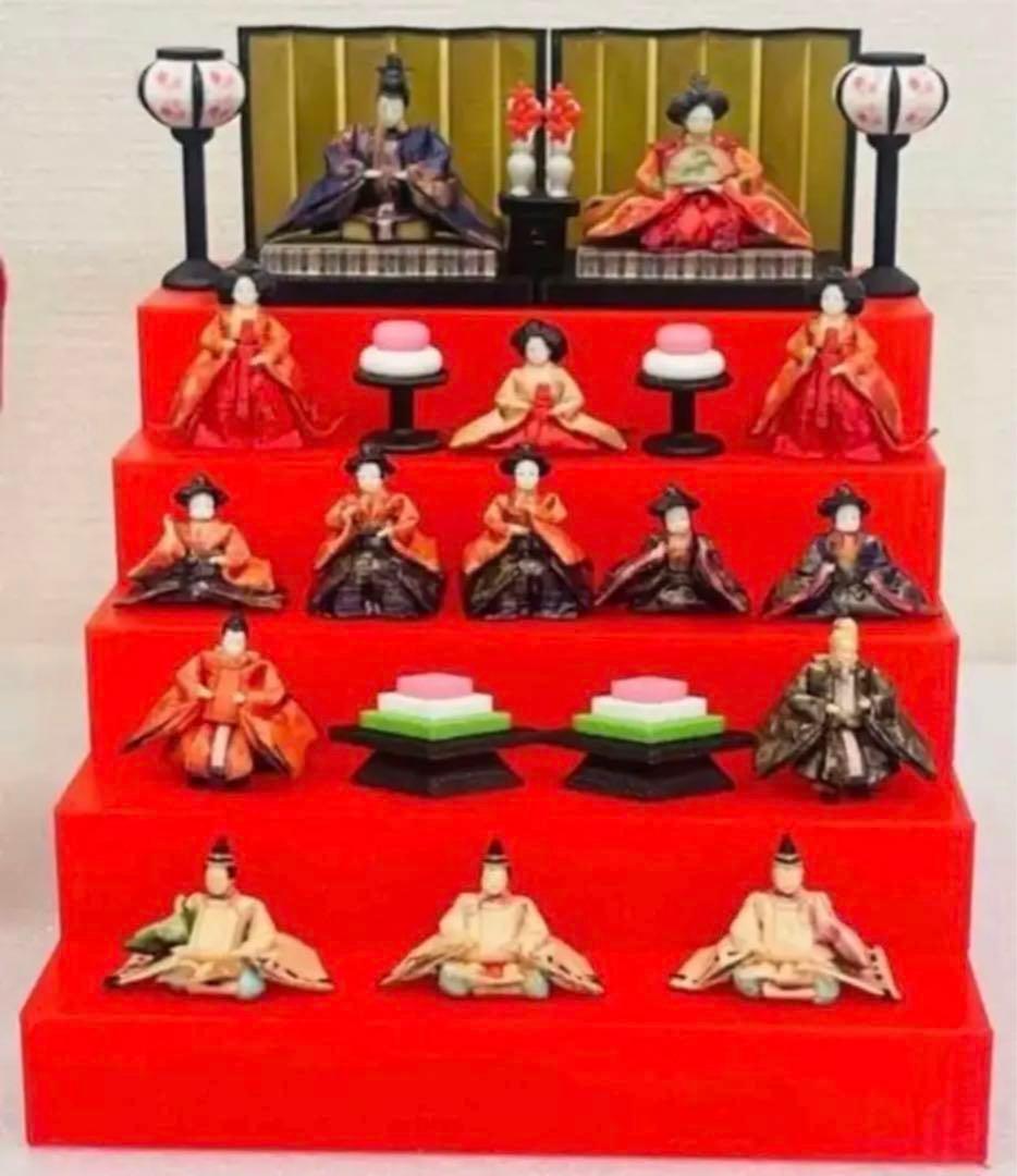 完成品★ひな人形★フィギュア★ドールハウスに★リーメントに★1/64の雛人形