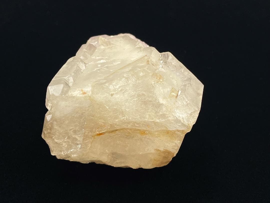 原石（スモーキーローズクォーツ）