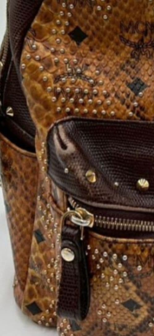 yoshiyoshi【MCM】 パイソン柄スタッズ＊バッグ ✳️特別価格