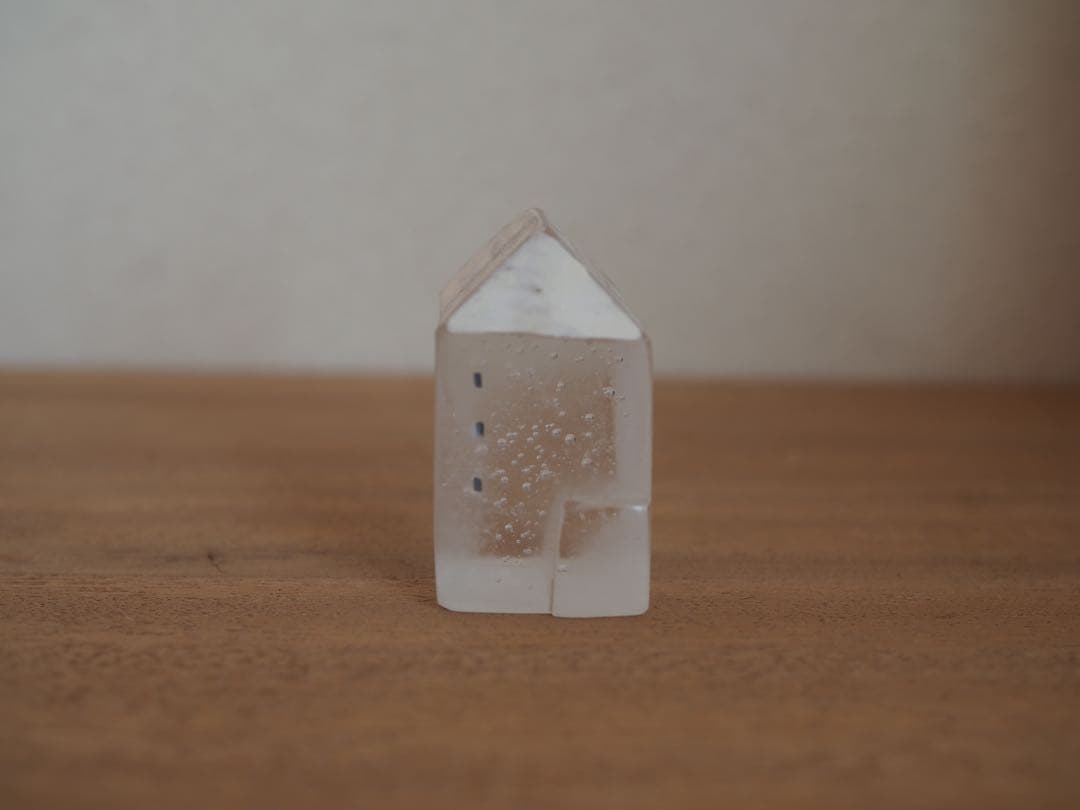 Mellow glassタナカユミさん ガラス製 家型オブジェ②