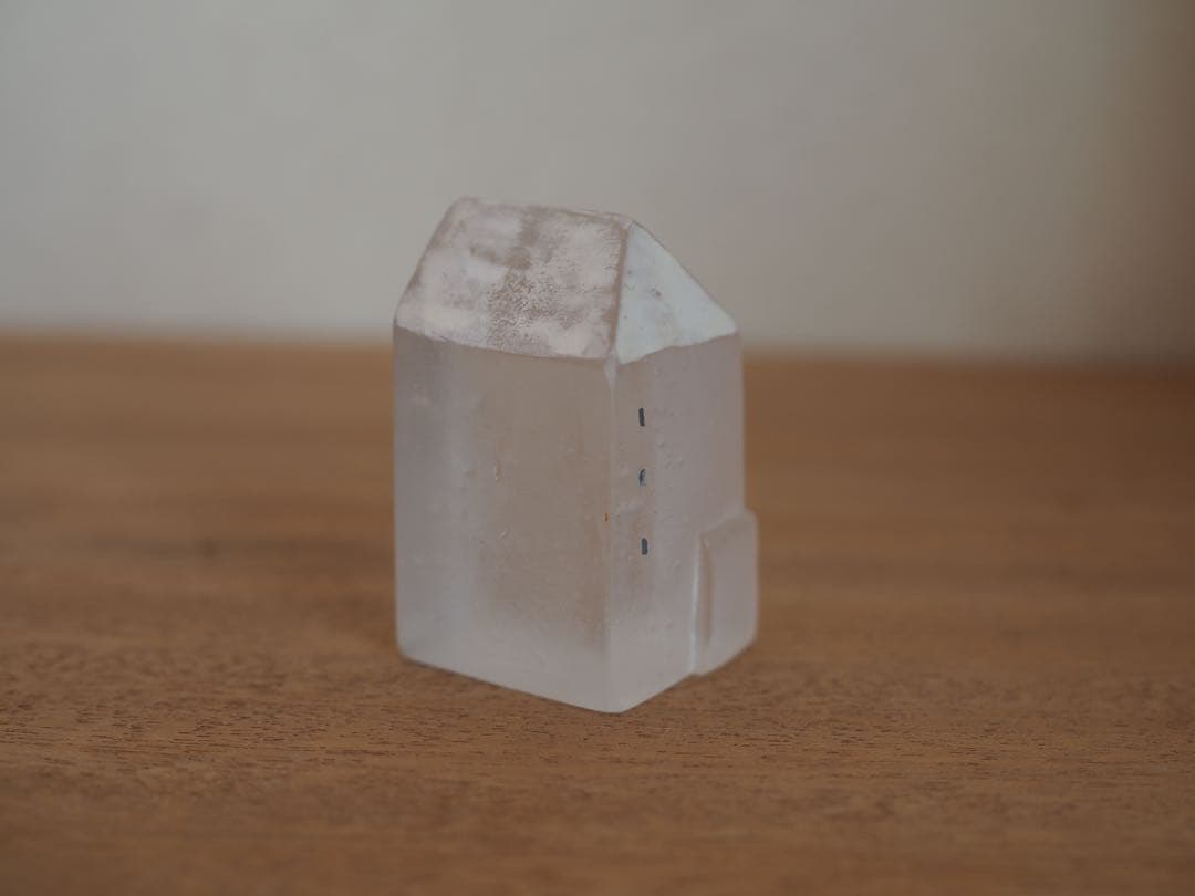 Mellow glassタナカユミさん ガラス製 家型オブジェ②