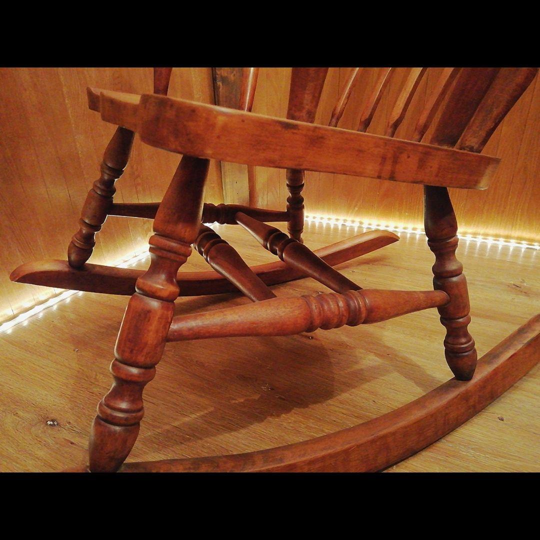 米国アンティーク　ロッキングチェア　大きめ　無垢材　アメリカ