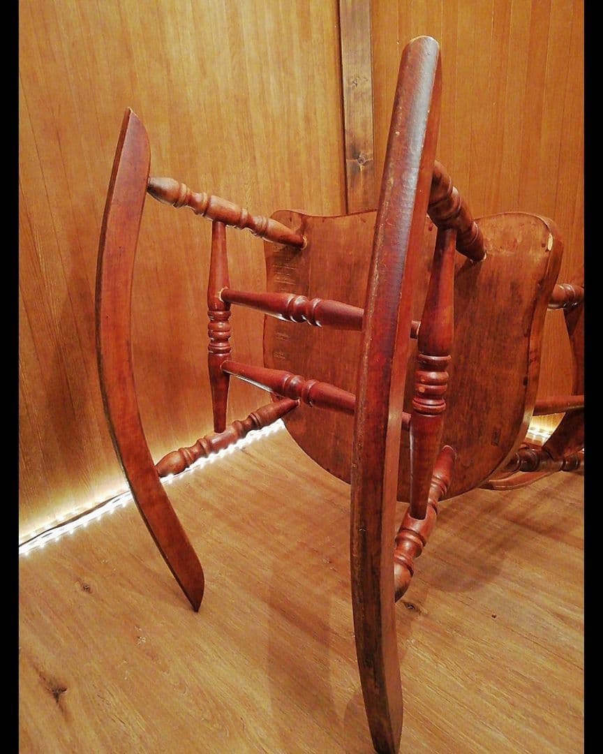 米国アンティーク　ロッキングチェア　大きめ　無垢材　アメリカ