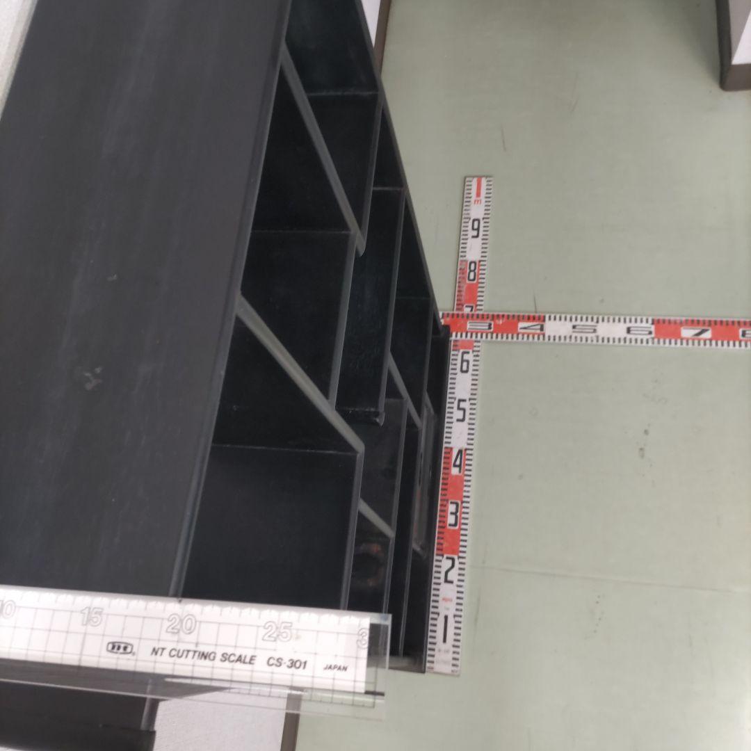 206 中国式黒い木製モダンシェルフ