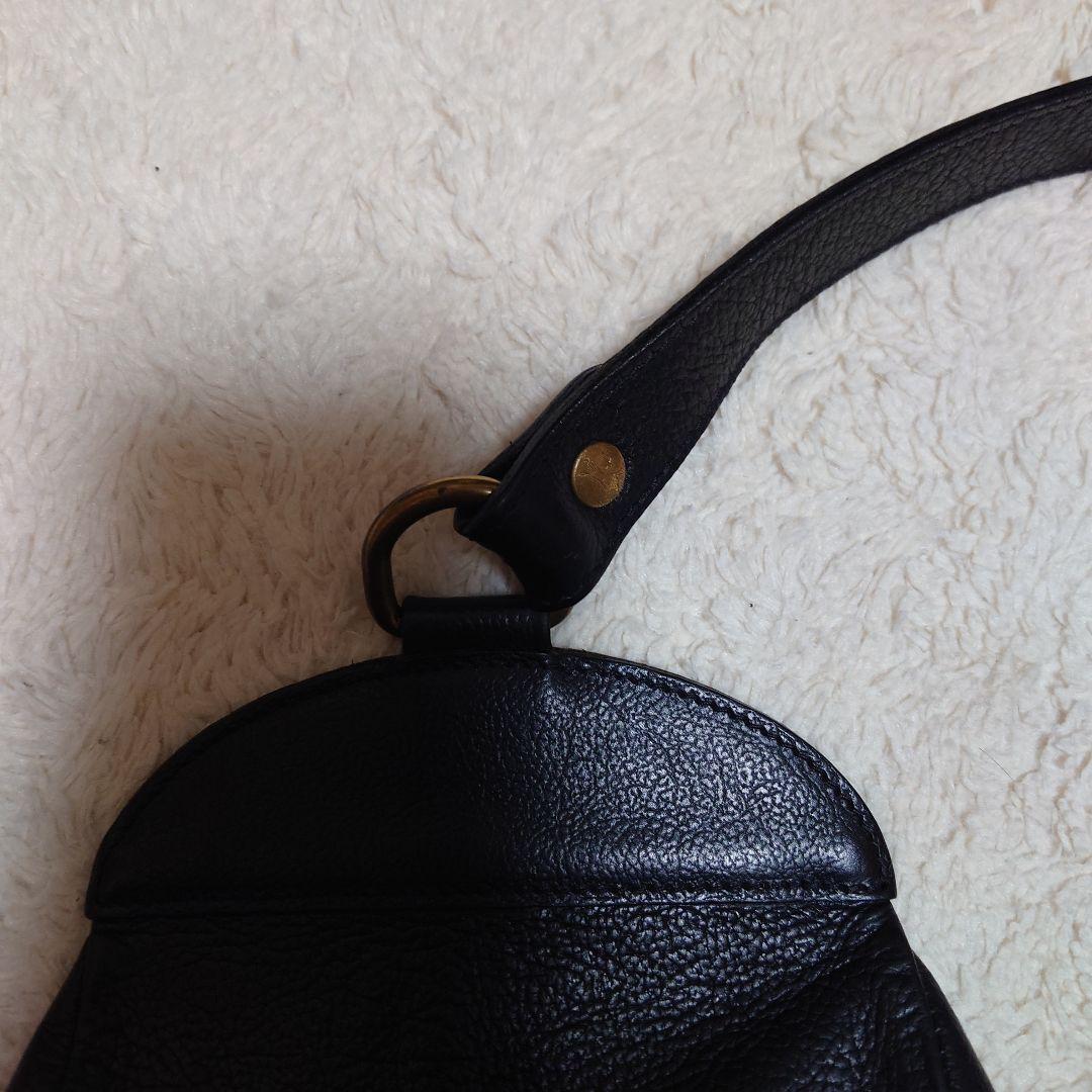 美品　IL BISONTE イルビゾンテ ボディバッグ ブラック レザー