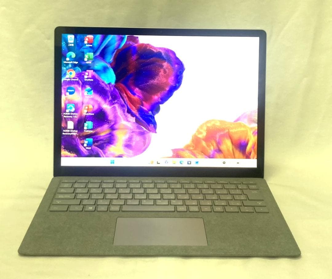 美品 13型 Surface Laptop 薄型 タッチパネル マイクロソフト