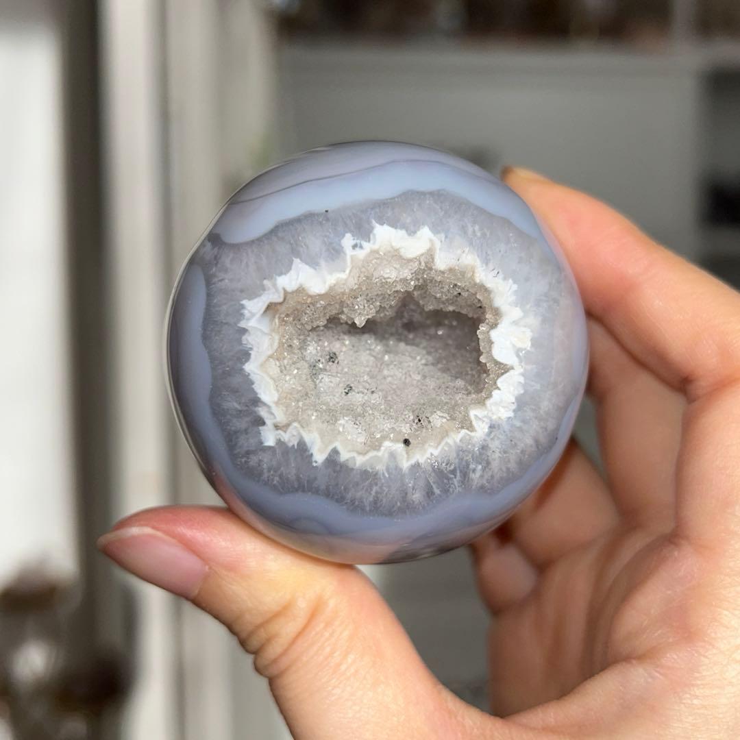 瑪瑙 スフィア 結晶 笑い口 213g 55.2ミリ