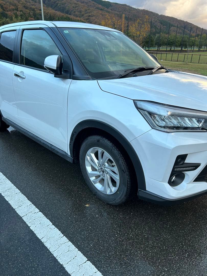 トヨタ　ライズ　ハイブリッド　スタッドレス　プリジストン　195/65/16