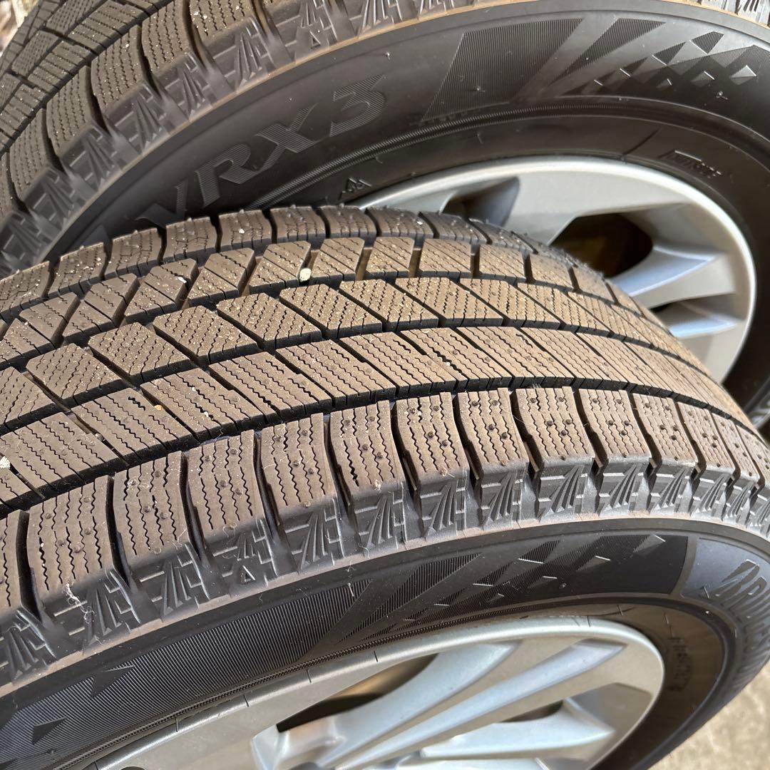 トヨタ　ライズ　ハイブリッド　スタッドレス　プリジストン　195/65/16