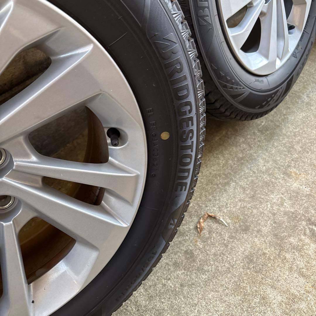 トヨタ　ライズ　ハイブリッド　スタッドレス　プリジストン　195/65/16