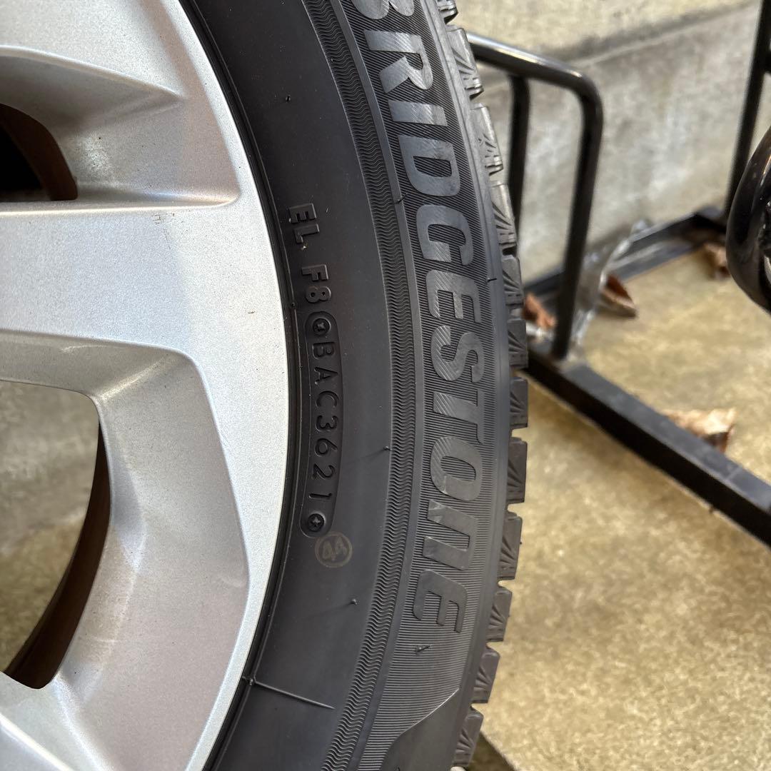 トヨタ　ライズ　ハイブリッド　スタッドレス　プリジストン　195/65/16