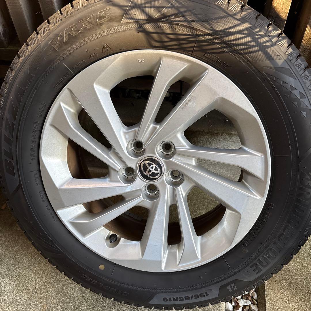 トヨタ　ライズ　ハイブリッド　スタッドレス　プリジストン　195/65/16