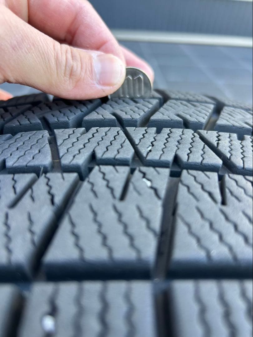 りと　３０系アルファード１７インチ　スタッドレスタイヤホイール４本セット