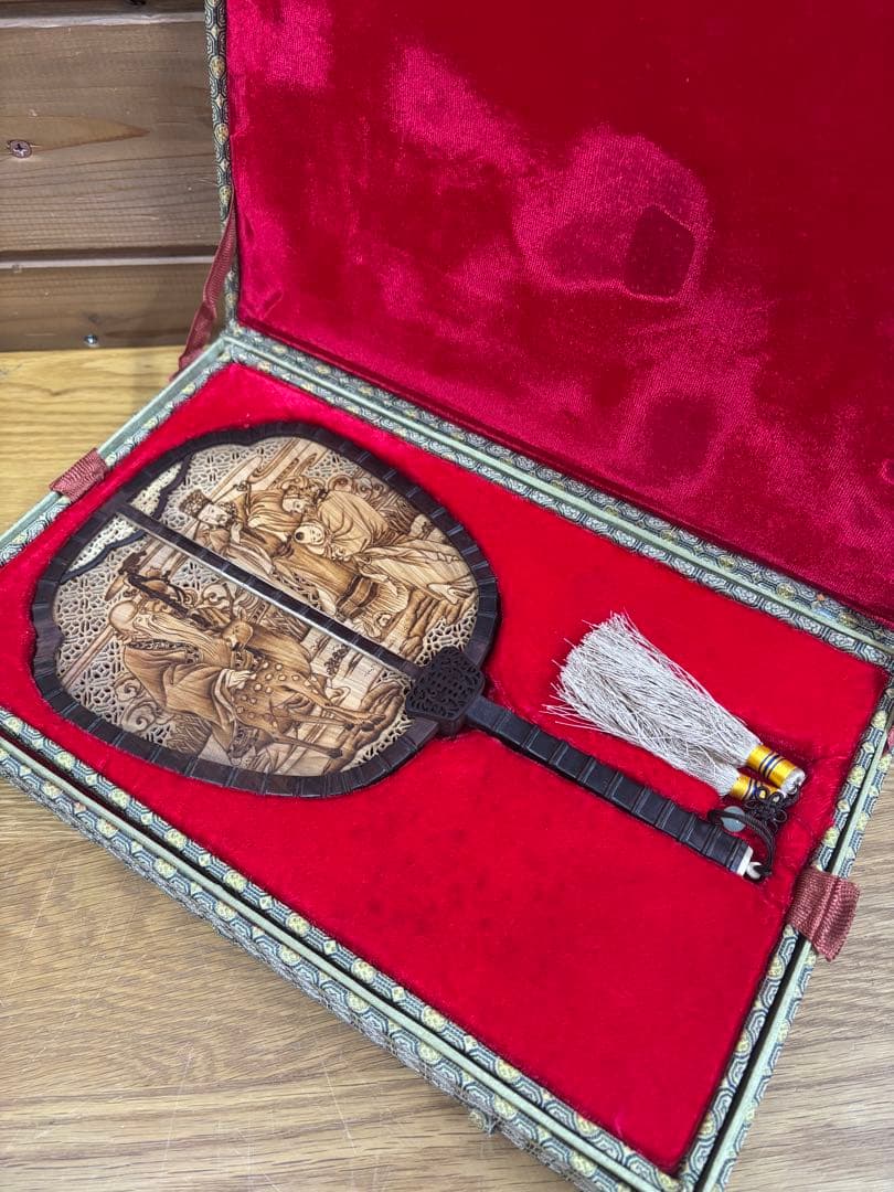 中国美術 唐木造 白檀透彫刻 翡翠 軍配型硯屏 団扇　唐物