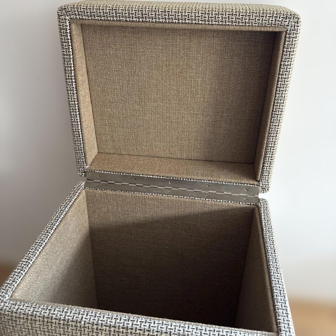 専用です！取置中。ベージュグリーン系の布製四角スツール