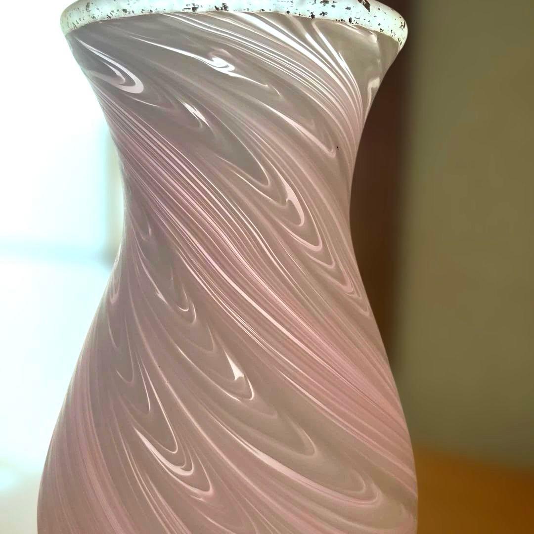 北一硝子？廣田硝子？昭和レトロ花瓶　台付　マーブル　ピンク