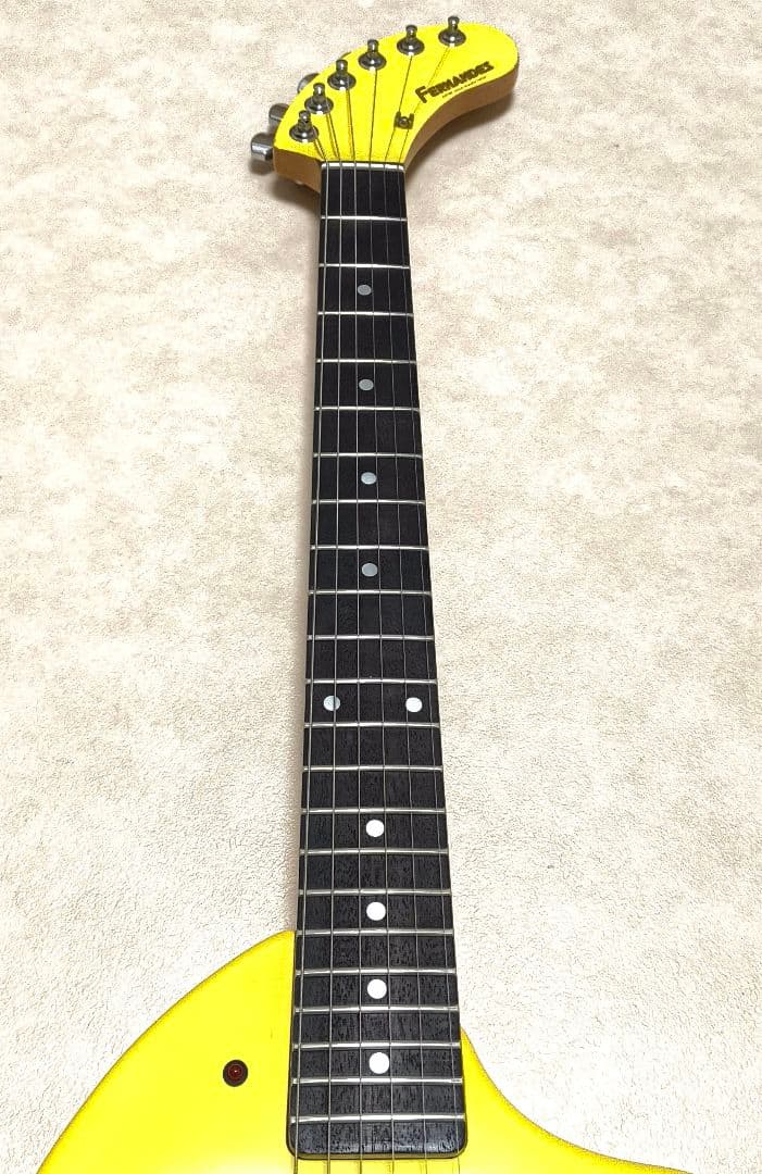 【美品】ZO-3 イエロー アンプ内蔵ミニギター 専用ケース付 ぞーさん