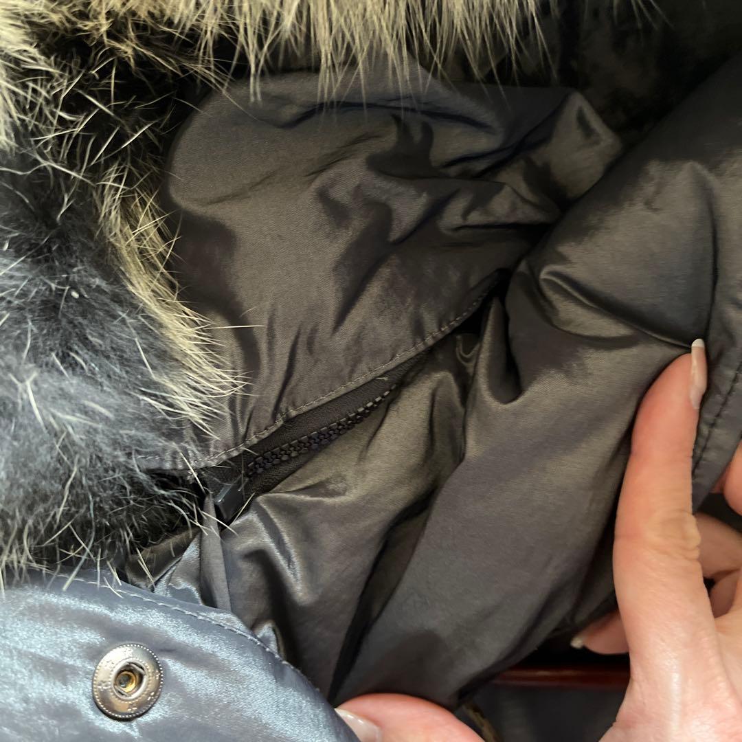 ファー付きダークグレーロングダウンコート