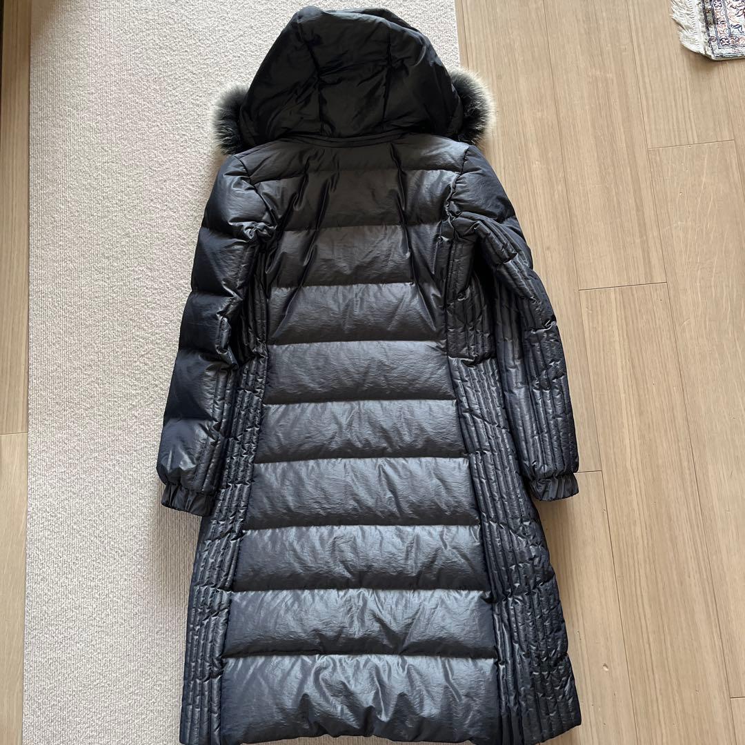 ファー付きダークグレーロングダウンコート