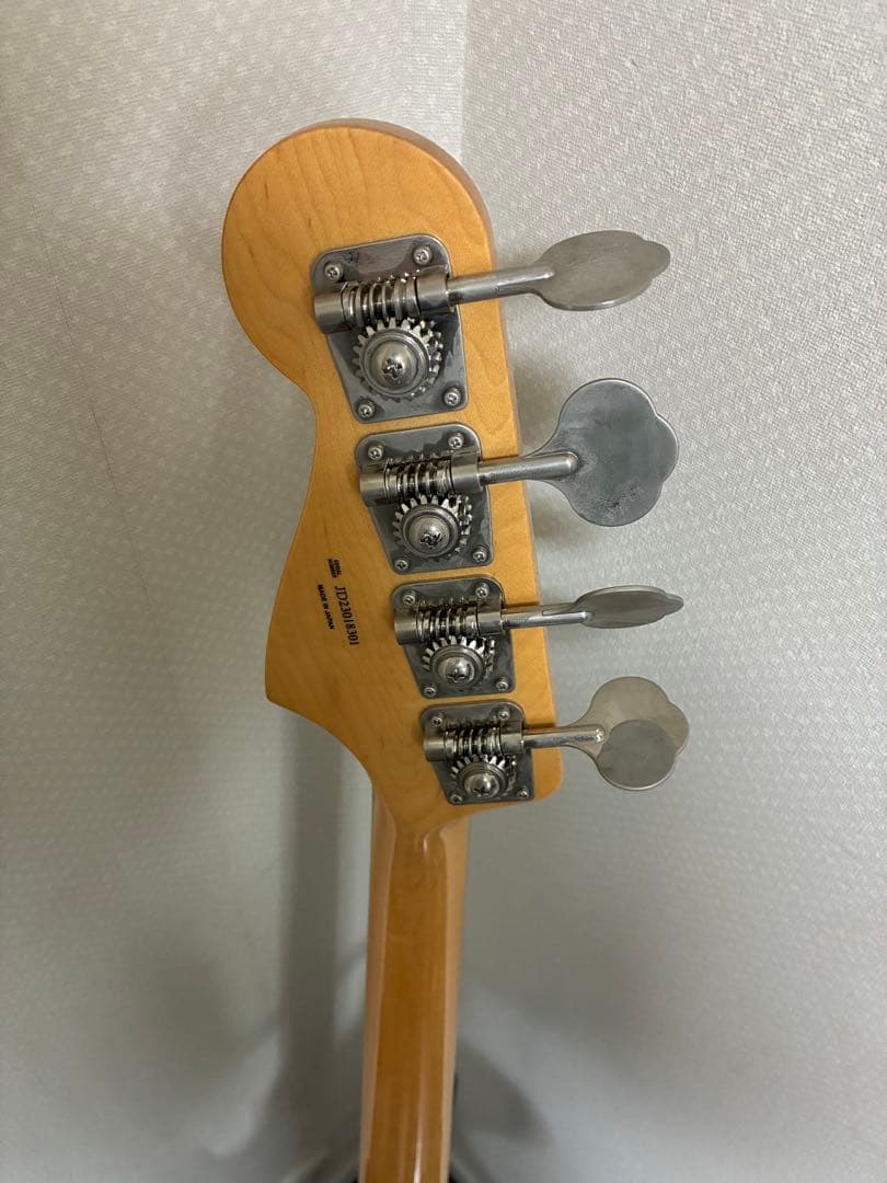 Fender Jazz Bass サンバースト 4弦