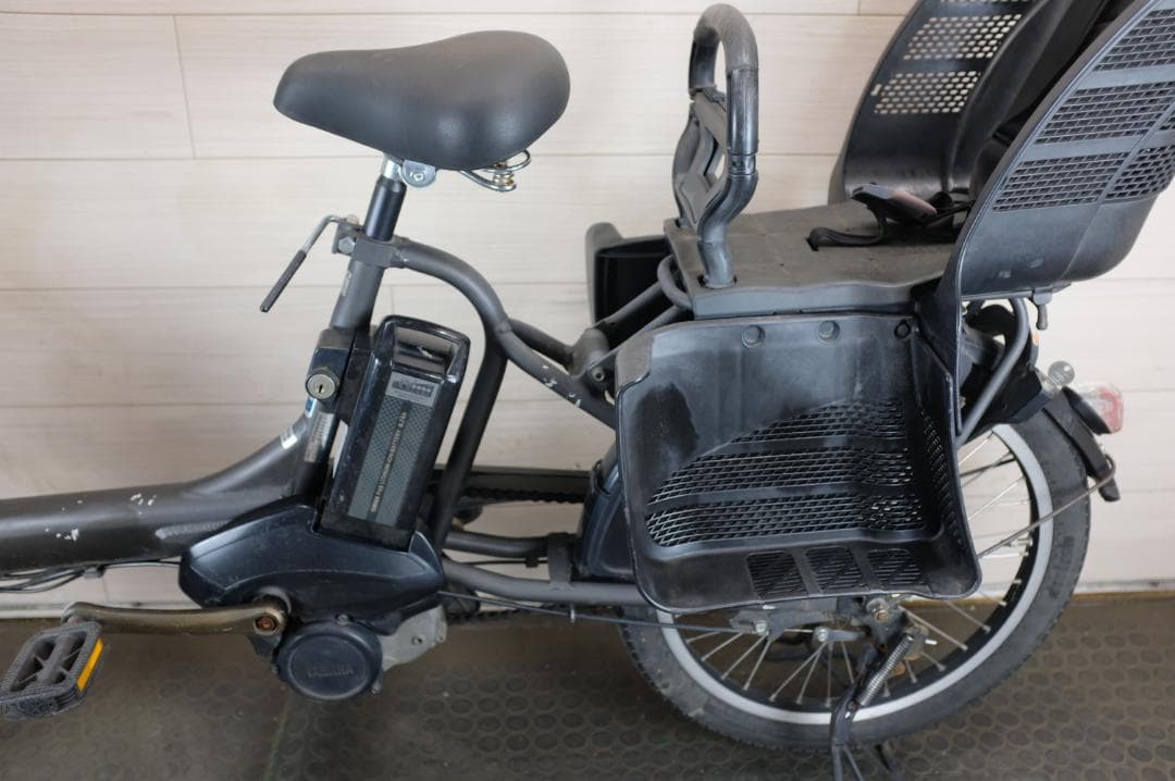 電動自転車ヤマハPAS　KISS　20インチ　3段　8.7Ah充電器あり