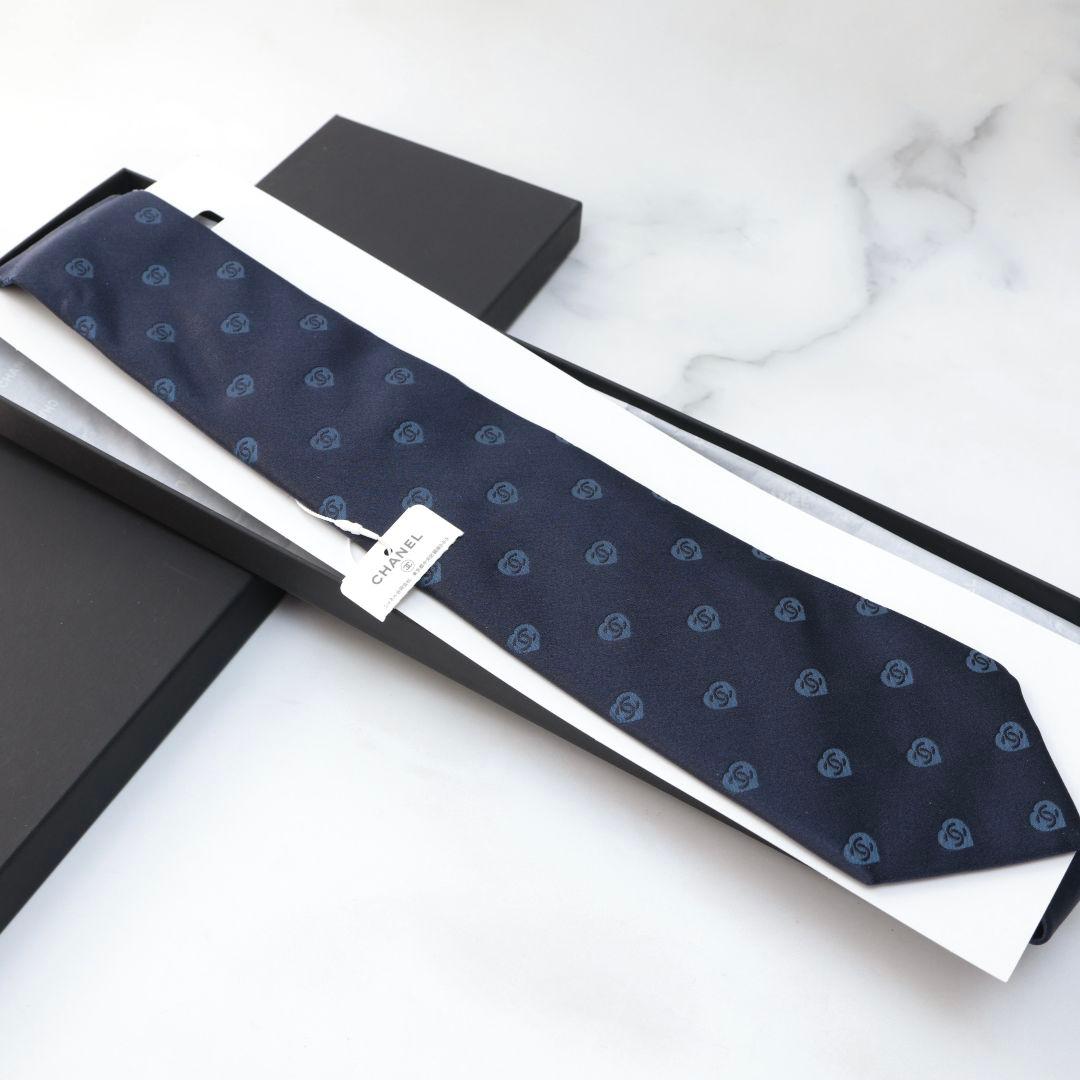 未使用 シャネル CHANEL ネイビー ロゴパターン ネクタイ