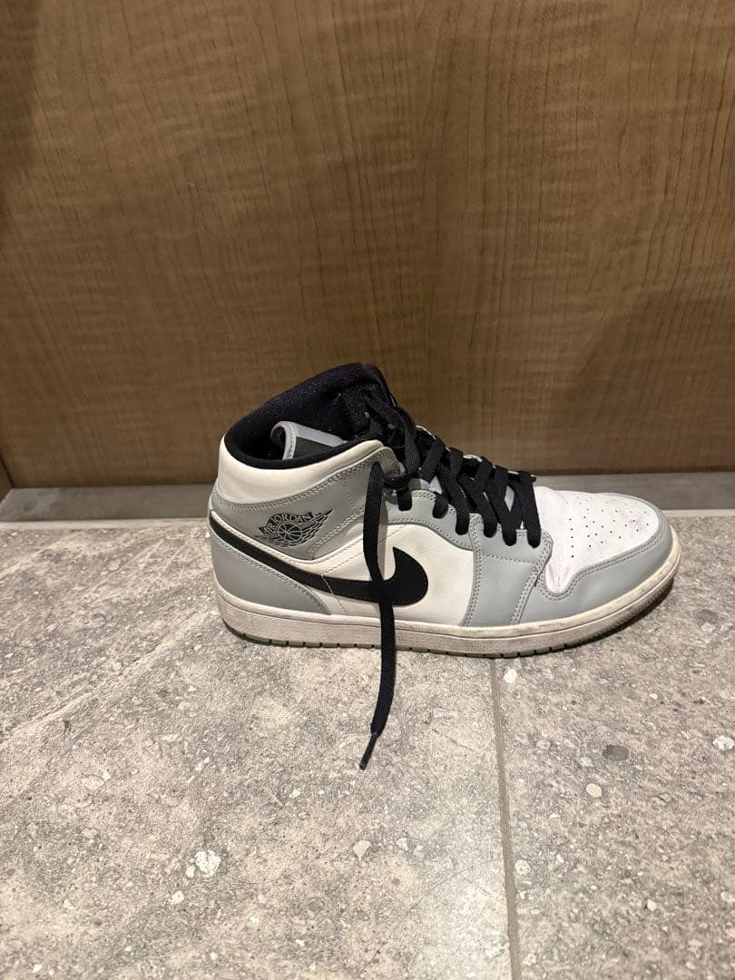 Nike Air Jordan 1 ホワイト/グレー/ブラック　スモークグレー