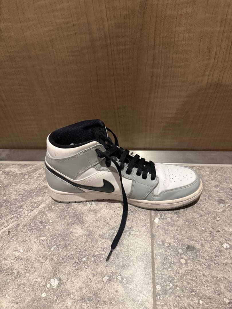 Nike Air Jordan 1 ホワイト/グレー/ブラック　スモークグレー