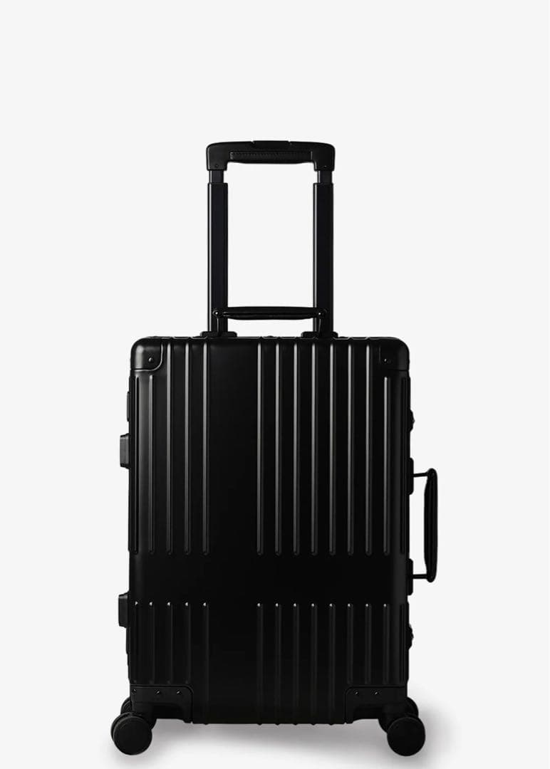 ★未使用★ innovator INV1811STPステルスブラックスーツケース