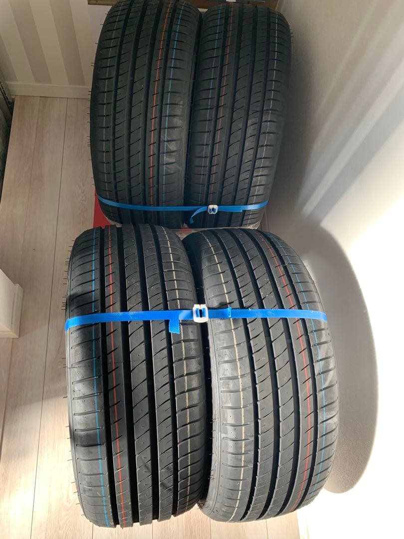 ま*さ様 DELMAX UltimaPro UP1 215/45ZR17 4本セ