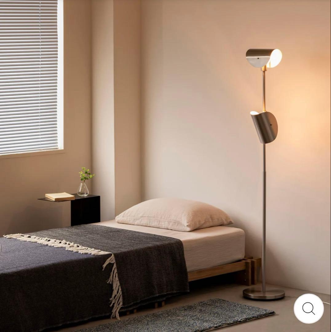 【KANADEMONO】半月シェードの スチール製 フロアライト【未使用】