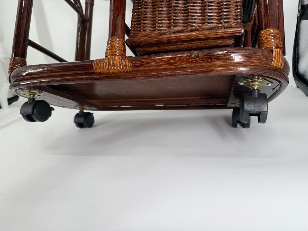 新品未使用❣️キャスター付きウッドラック バスケット収納サイドテーブル籐ラタン