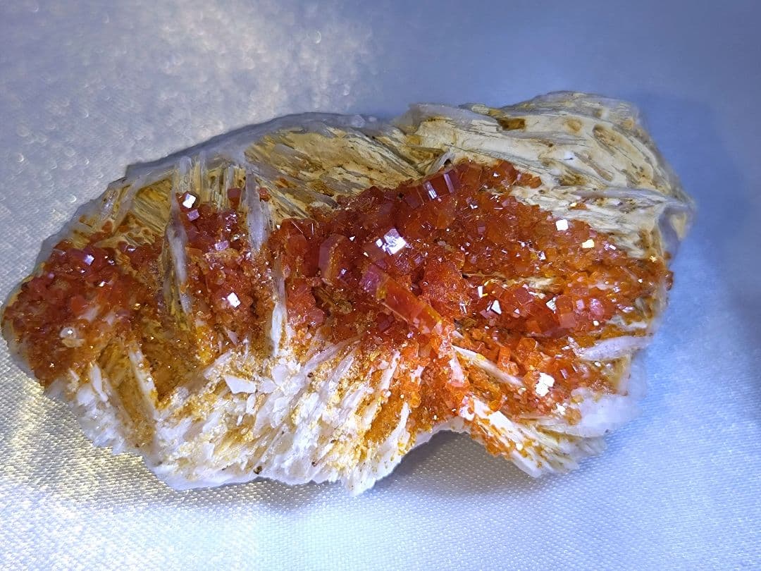 高品質　モロッコ産　バナディナイト　50g　バナジナイト　標本　②