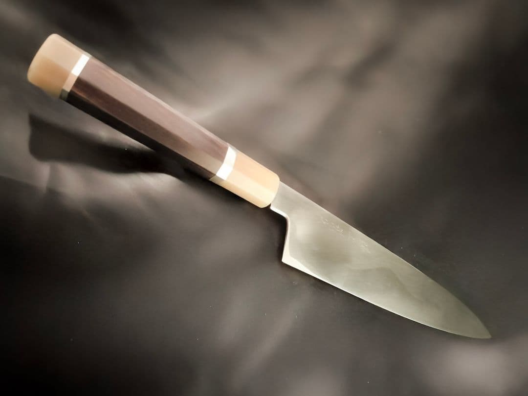 白一鋼水本焼き　富士刃文　八寸　牛刀