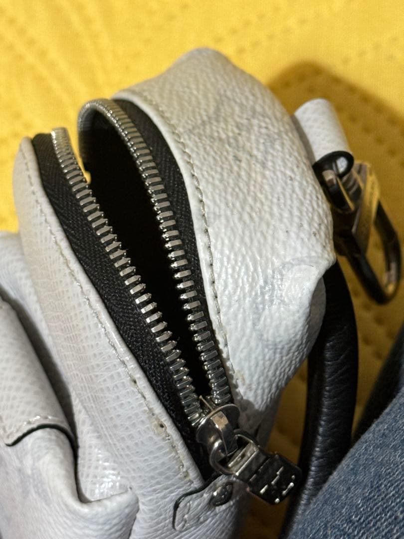 ルイ・ヴィトン キーホルダー　ビジューサック・ネオディスカバリー M69318