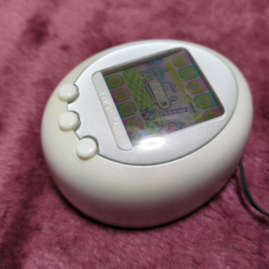 Tamagotchi たまごっち プラスカラー ホワイト