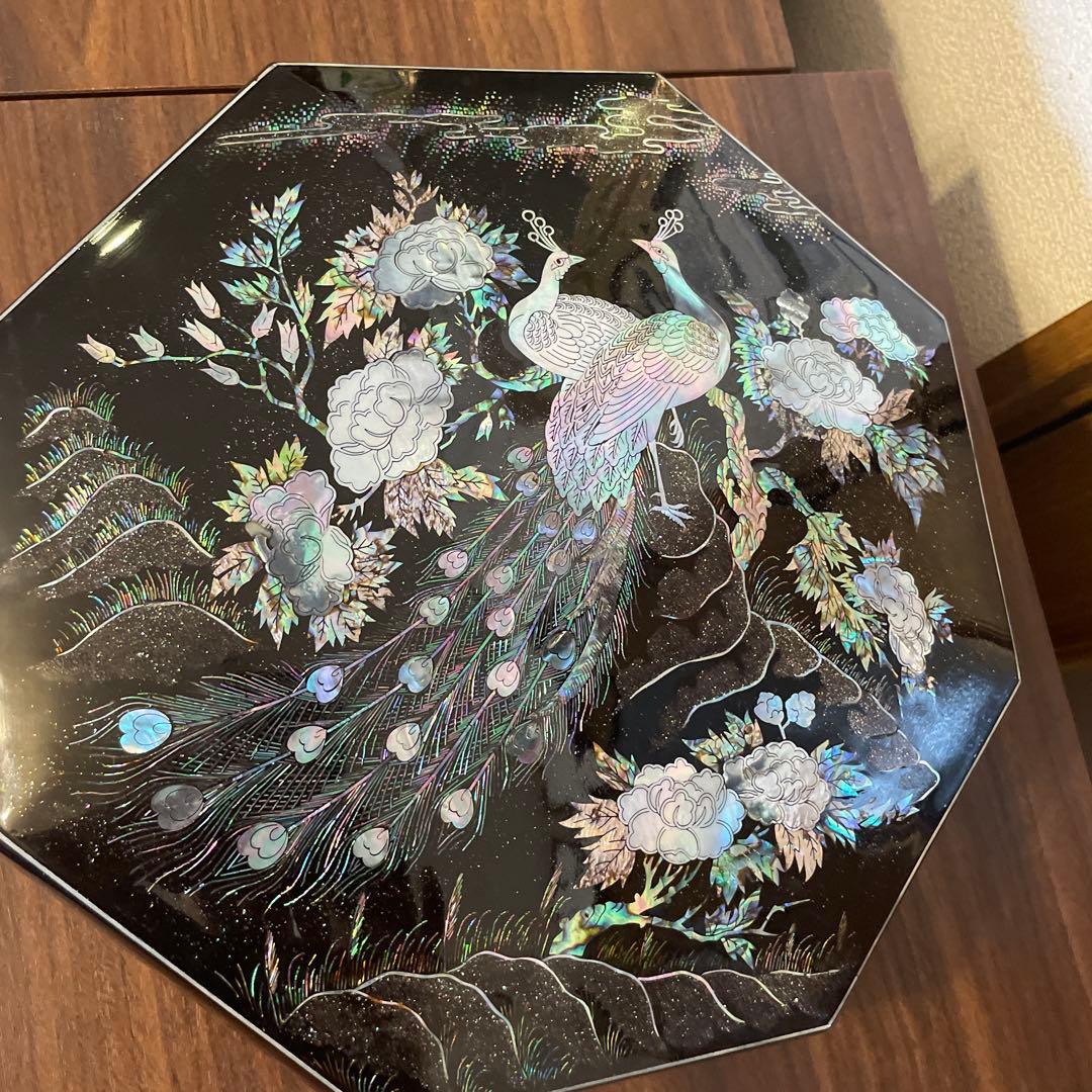 孔雀模様の八角形一段重箱　螺鈿細工 八角形 菓子器
