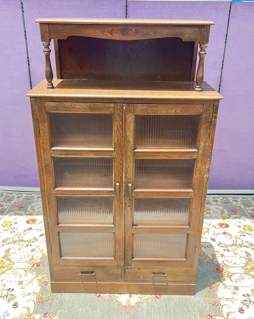 木製ガラス扉キャビネットアンティーク