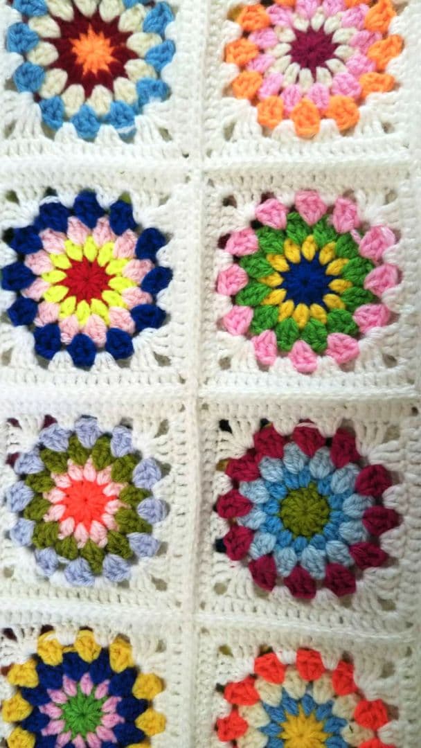 モチーフブランケット大判～白ベース・カラフル～編み物