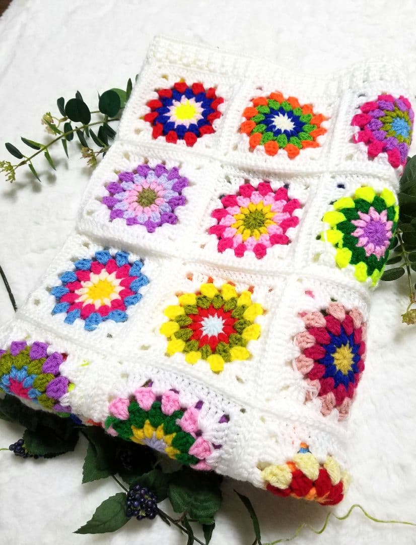 モチーフブランケット大判～白ベース・カラフル～編み物